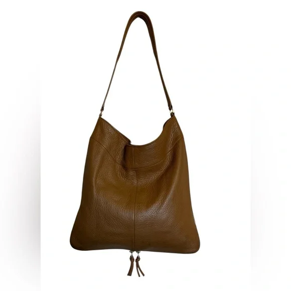 Tory Burch ivy hobo bag made out of pebble leather - Picture 2 of 6